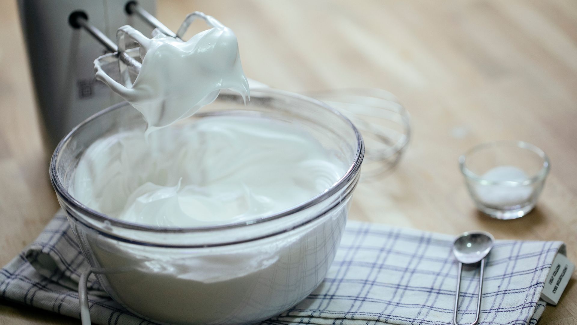 How Long Can Whipped Cream Stay In The Fridge?